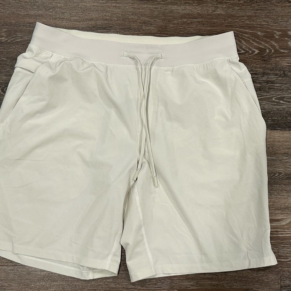 Lululemon T.H.E. Linerless 9” Shorts Sz XL